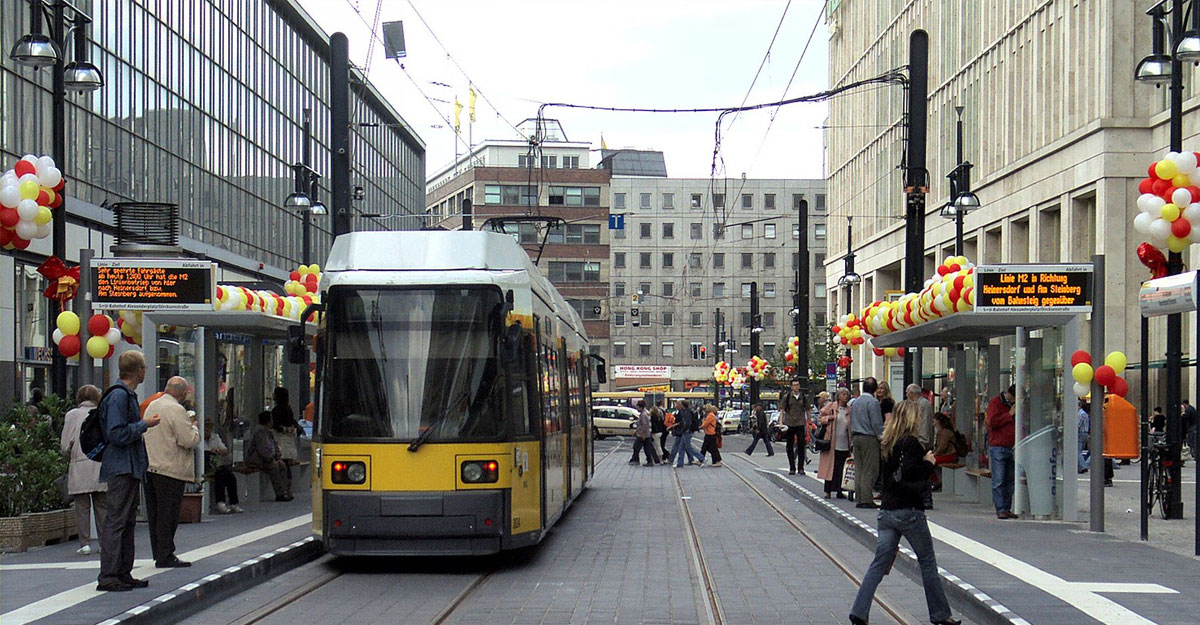 জ্বালানি বাঁচাতে জার্মানিতে চালু মাসিক গণপরিবহন টিকিট