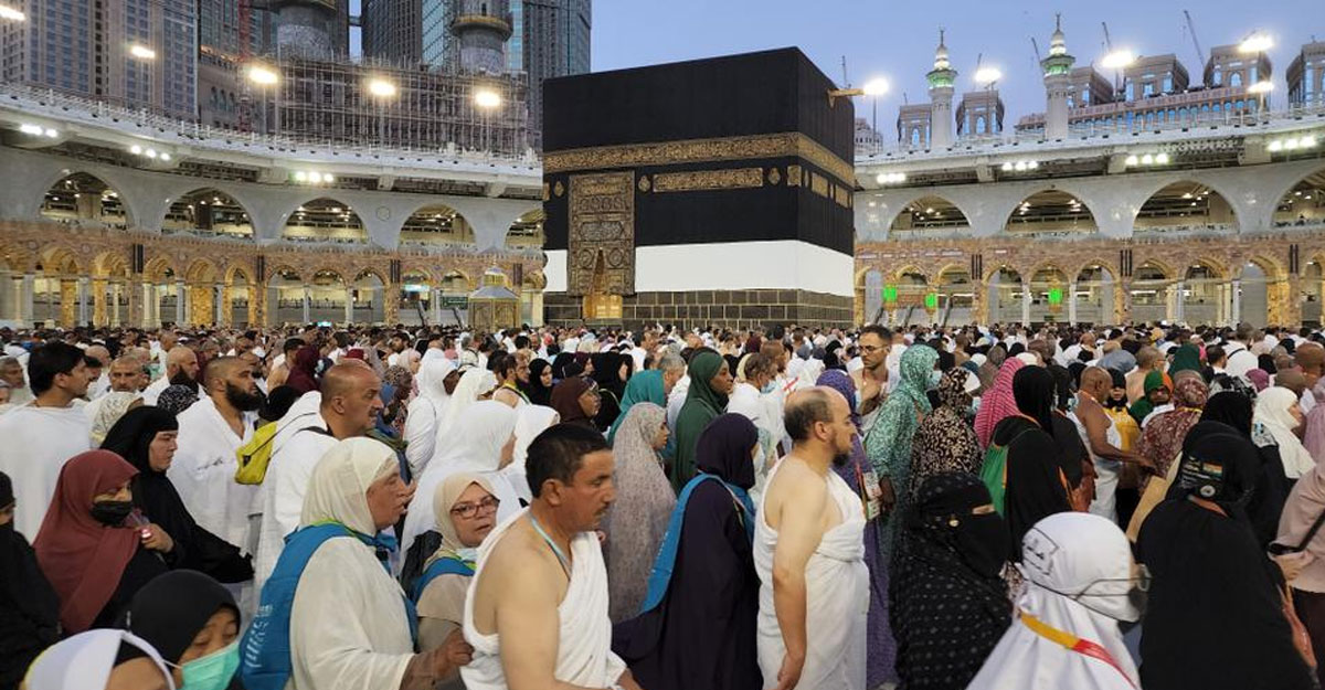 আগামী বছর আরও বাড়বে হজের খরচ