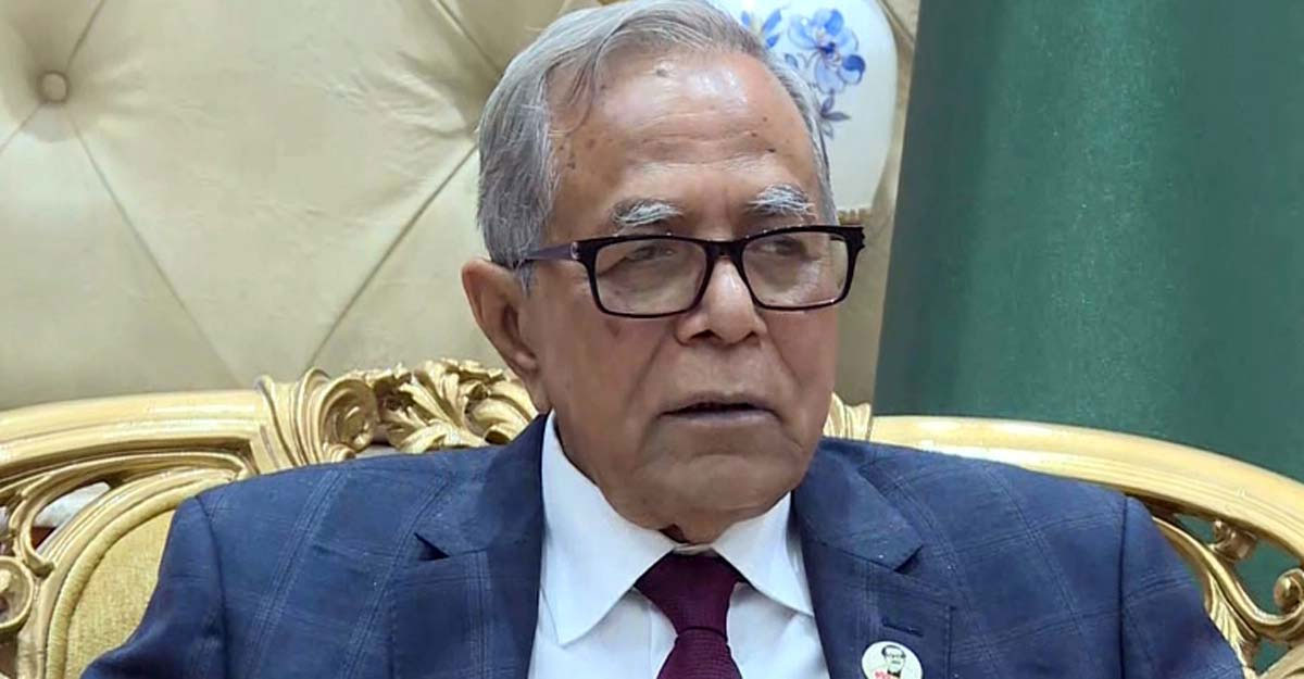 দেশ ছাড়লেন সাবেক রাষ্ট্রপতি আবদুল হামিদ