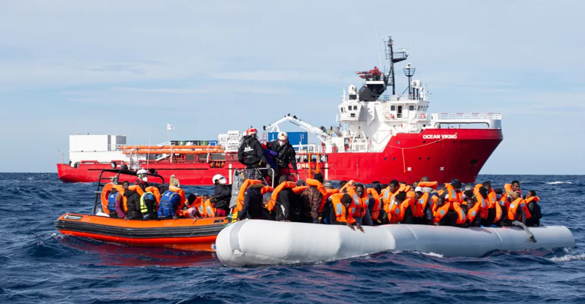 ভূমধ্যসাগর দিয়ে ইতালিতে বাংলাদেশিসহ আরও ১২০ অভিবাসী