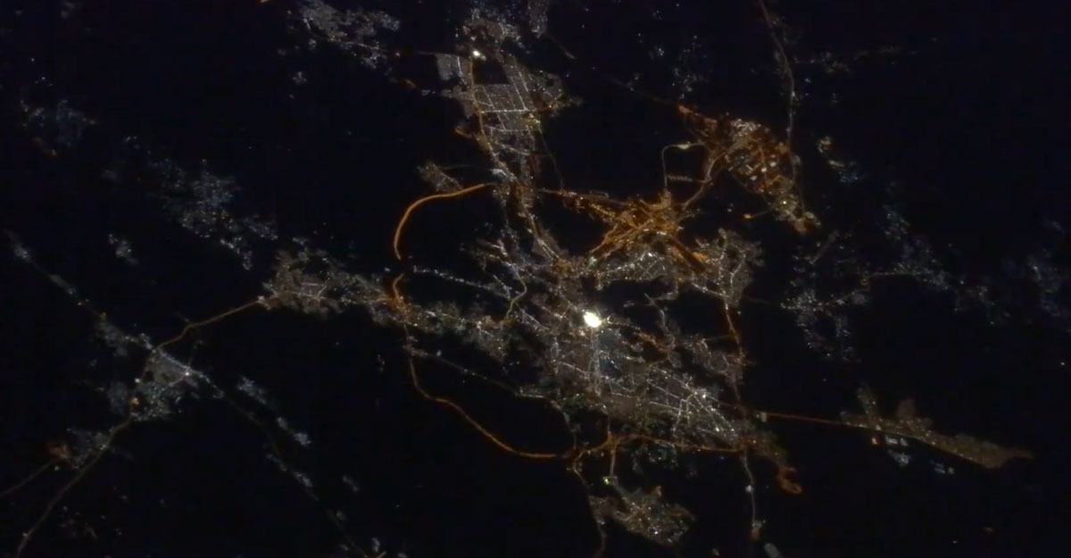 কদরের রাতে মহাকাশ থেকে মক্কা-মদিনার আকর্ষণীয় দৃশ্য (ভিডিও)