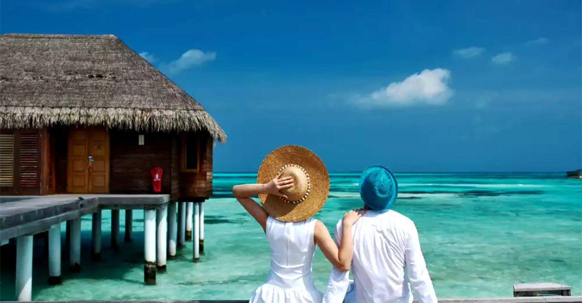 মালদ্বীপে যে ৫ কাজ করলে বিপদে পড়তে পারেন