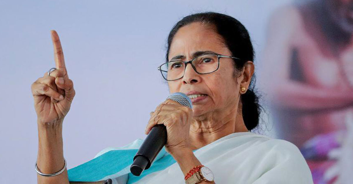গরিব মুখ্যমন্ত্রীর তালিকায় শীর্ষে মমতা