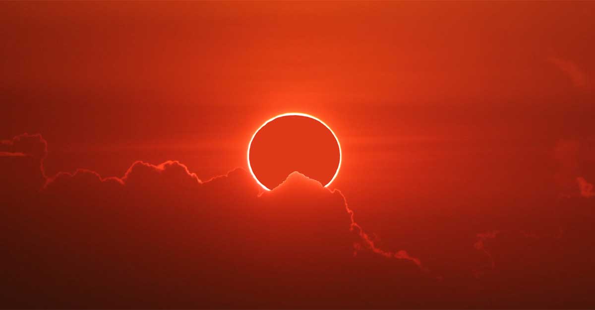 সূর্যগ্রহণ এই মাসেই, জানুন দিনক্ষণ