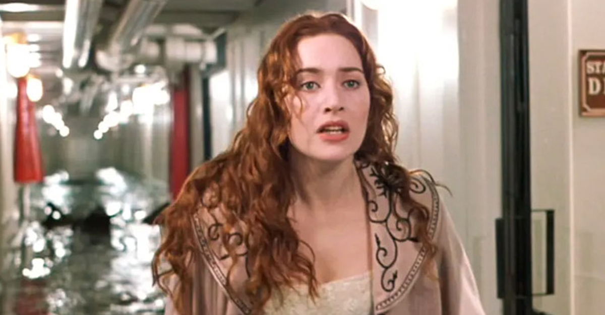 নিলামে টাইটানিকের কেট উইন্সলেটের ওভারকোট