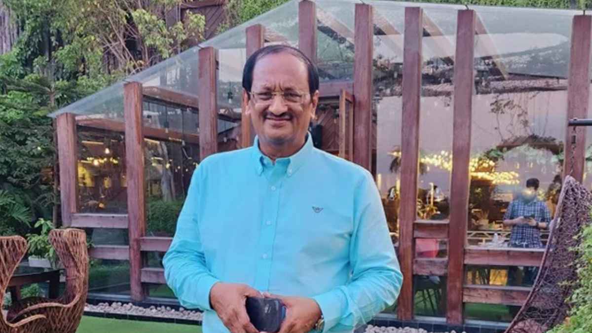 নিজেকে ‘নির্দোষ’ দাবি করে পদত্যাগ করলেন আইডিয়ালের সেই মুশতাক