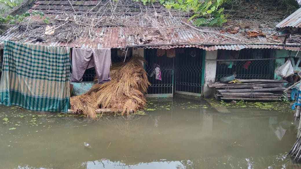 জলাবদ্ধতার কবলে সাতক্ষীরার ৩০ গ্রাম