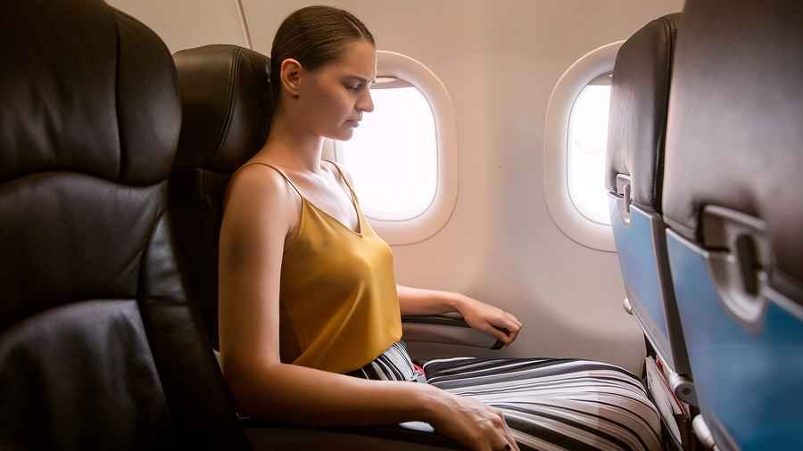 বিমানে চড়ার ভয় কাটাবেন কীভাবে?