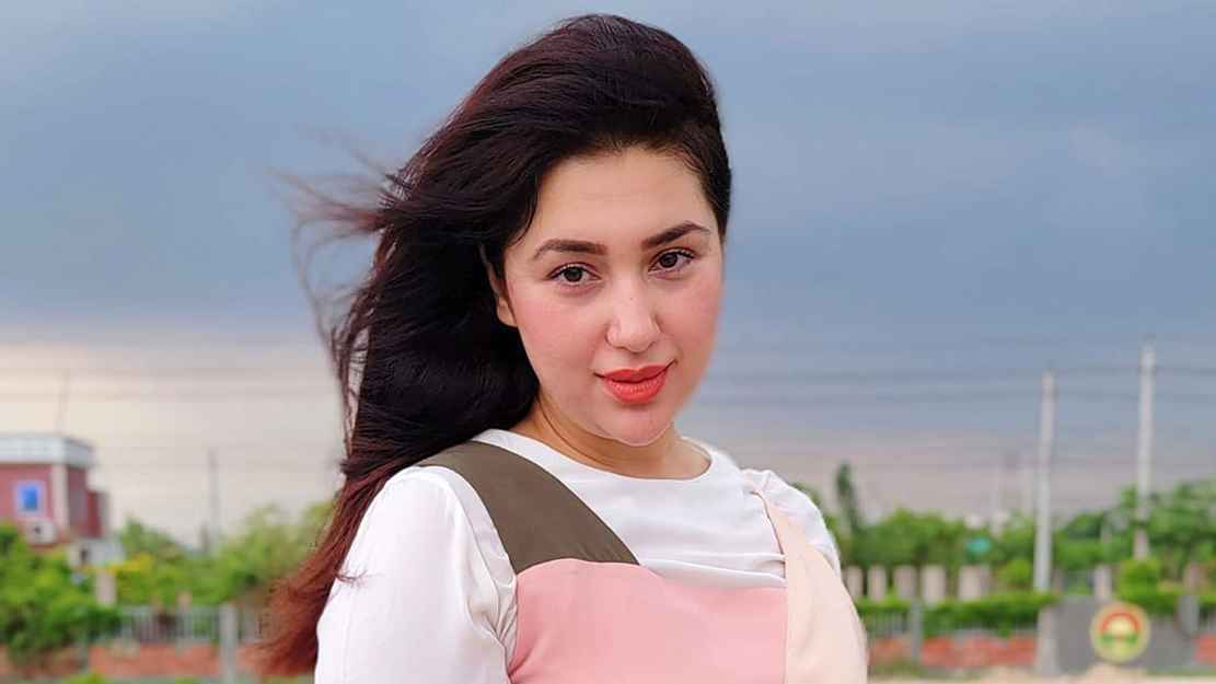 ঠোঁট সার্জারি প্রসঙ্গে মুখ খুললেন অপু বিশ্বাস