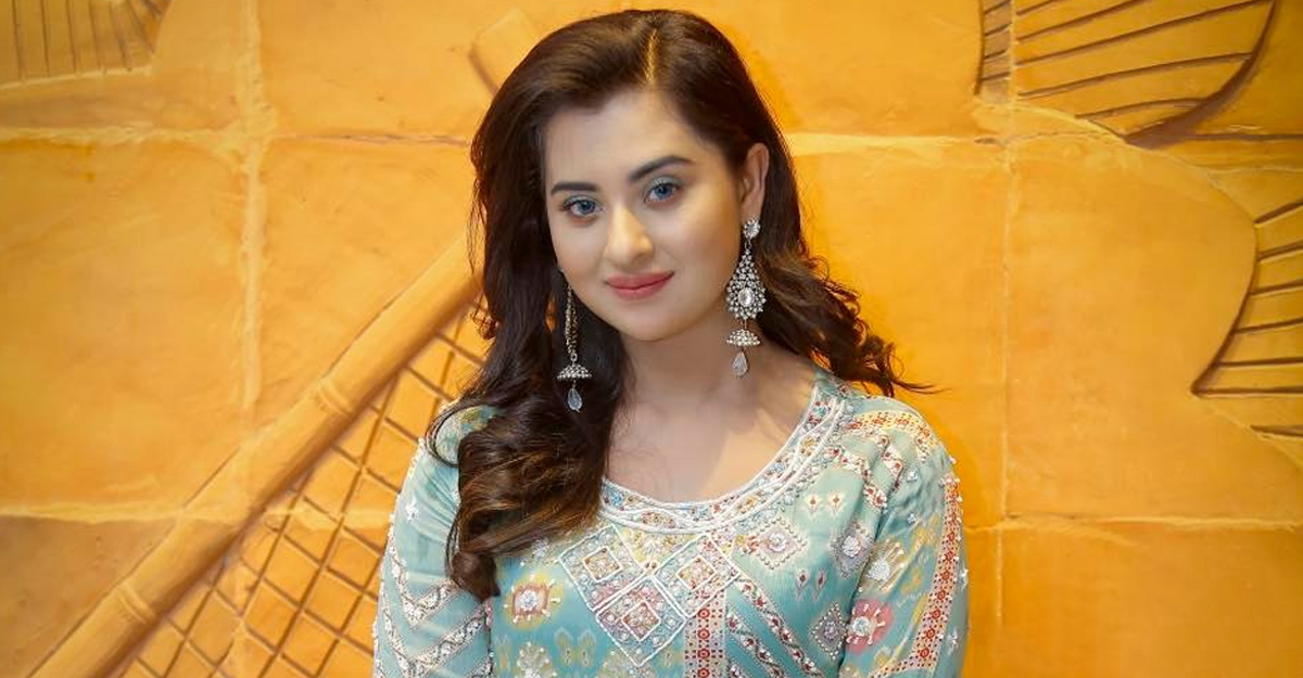 জয়কে নিয়ে যুক্তরাষ্ট্রে শাকিব-অপুর ঘোরাঘুরি, যা বললেন বুবলী