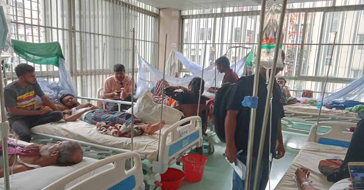 ফার্মেসি থেকে ‘উধাও’ স্যালাইন