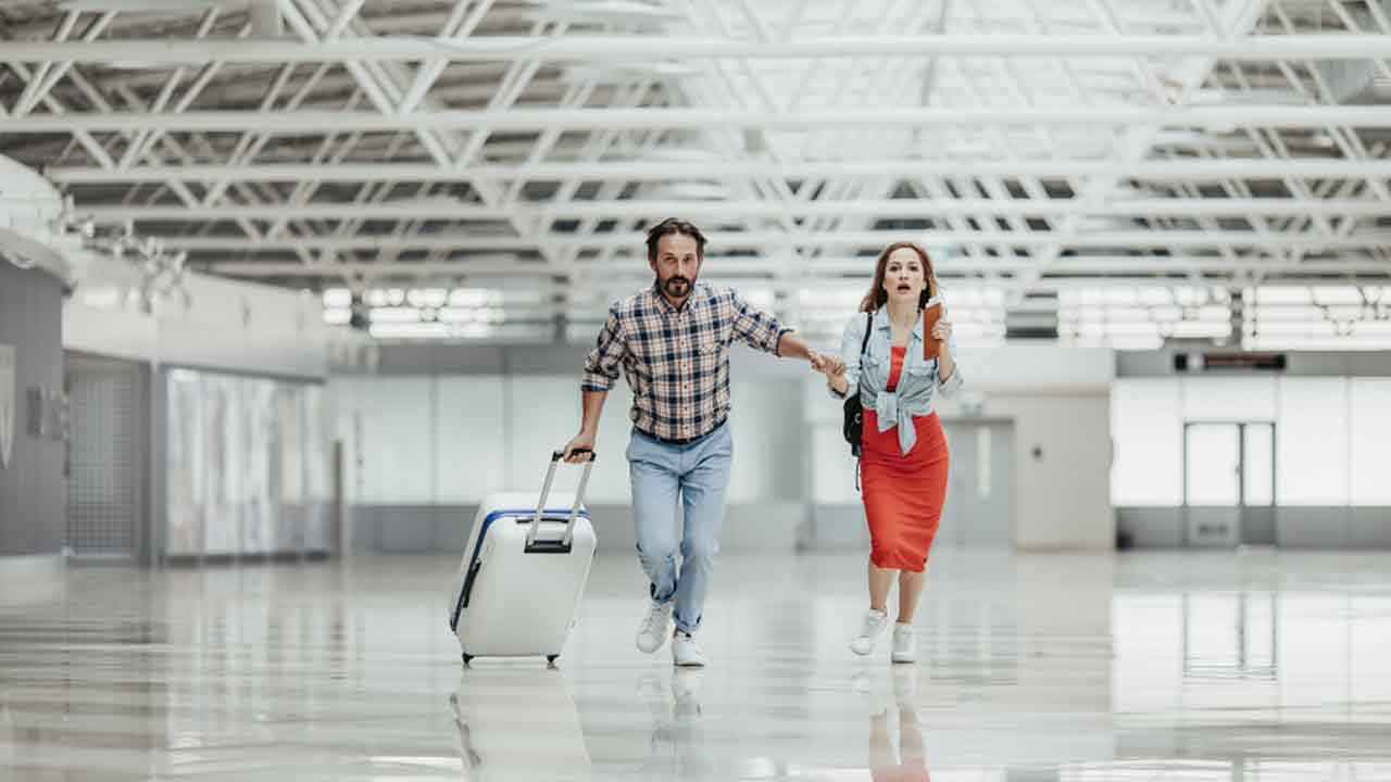 ফ্লাইট মিস হলে কী করবেন?