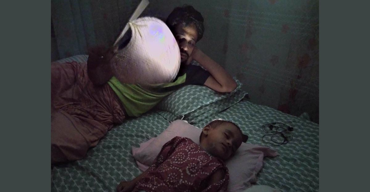 সাভার ও ধামরাইয়ে বেড়েছে লোডশেডিং, ভোগান্তিতে জনজীবন