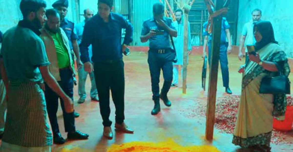 ভেজাল মসলা উৎপাদনের দায়ে লাখ টাকা জরিমানা