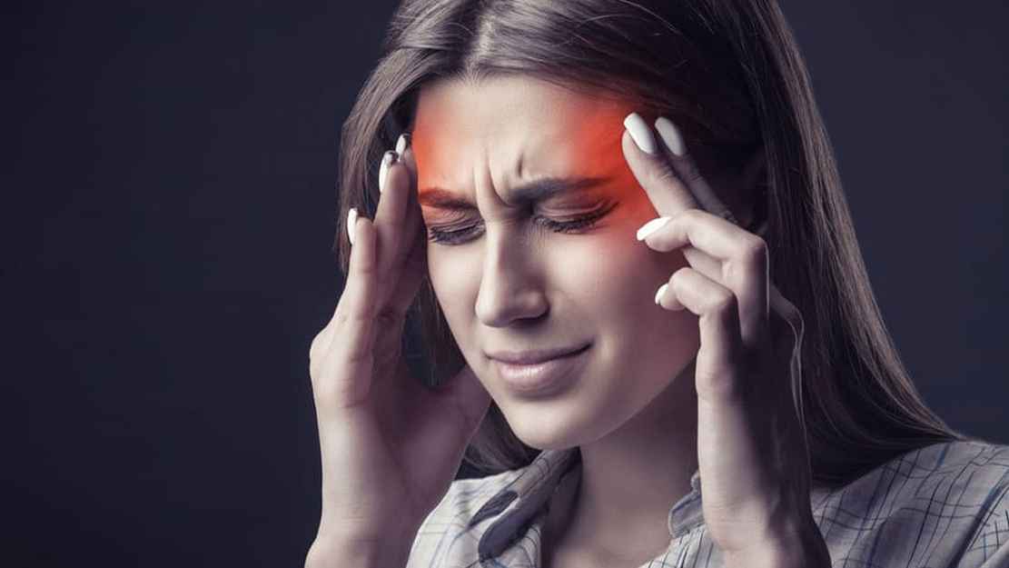 মাইগ্রেনের যন্ত্রণায় বেশি ভোগেন নারী, রয়েছে ঋতুস্রাবের সঙ্গে সংযোগ