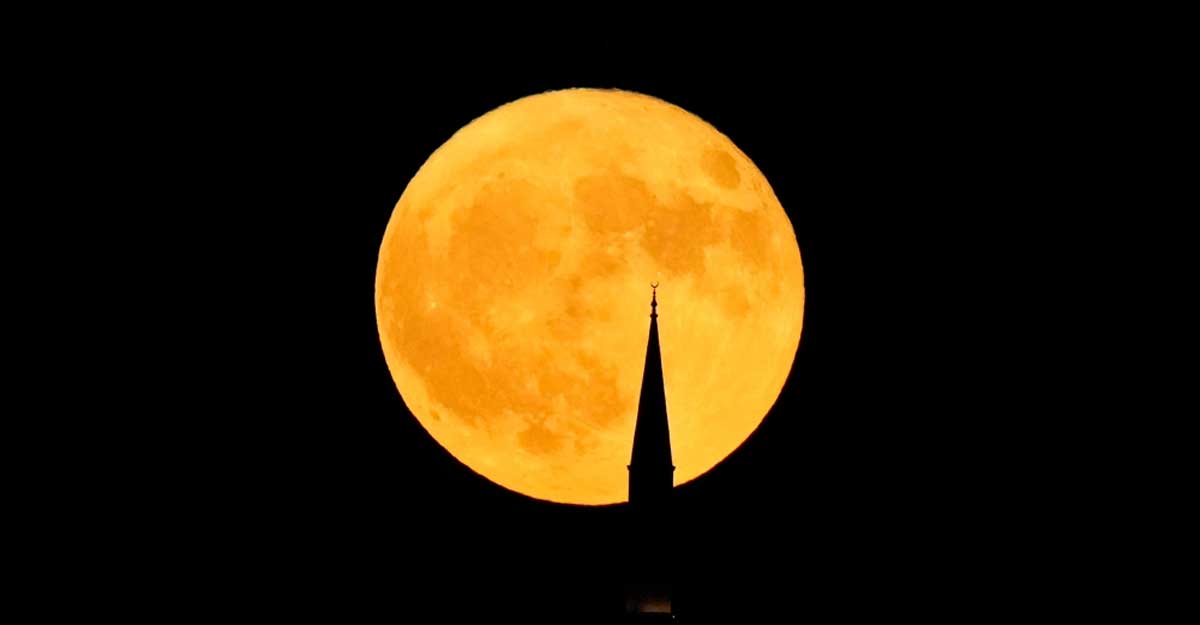 সুপারমুন দেখা যাবে আজ