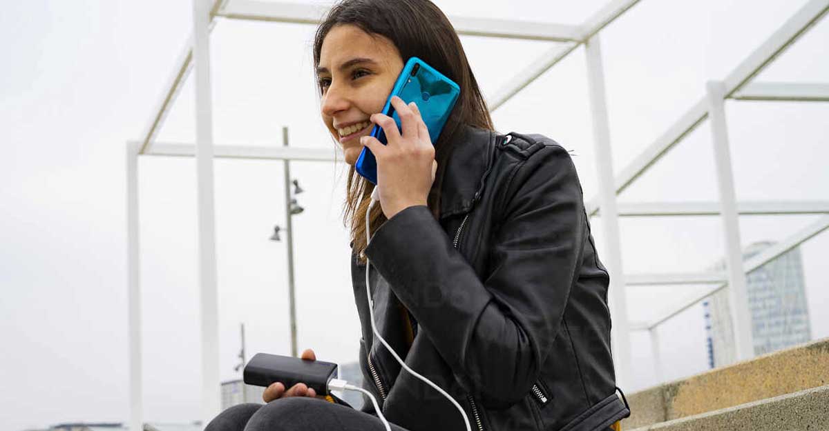 চার্জ দেওয়ার সময় ফোন ব্যবহার করা কি ঠিক?