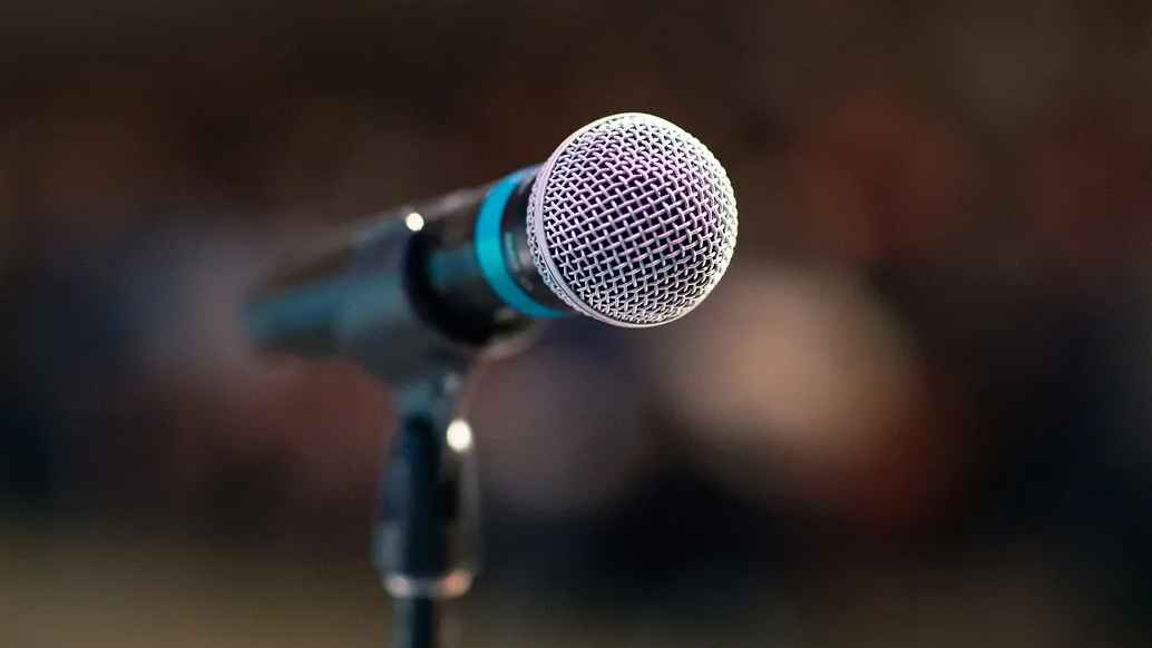 মূর্খ বক্তা সম্পর্কে নবীজির ভবিষ্যদ্বাণী