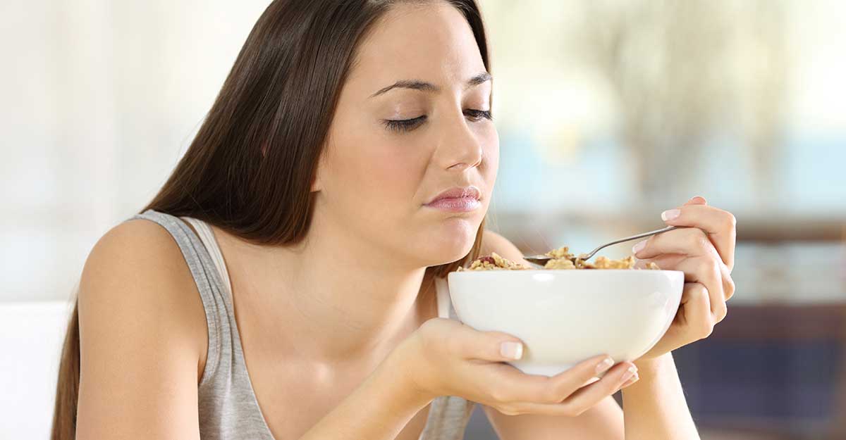 সব খাবারই তিতা লাগে? এই অসুখের লক্ষণ নয়তো