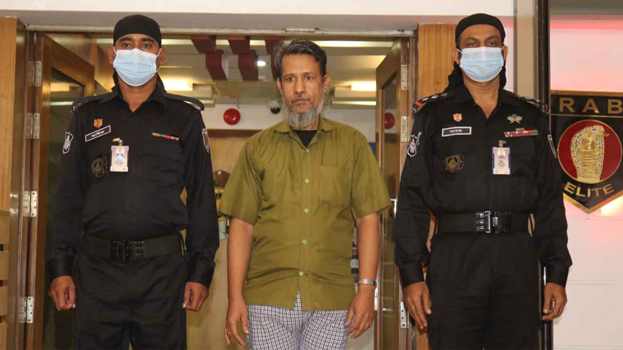 ৩০ বছর পর জানা গেল বাবা-ছেলেকে কুপিয়ে হত্যার কারণ