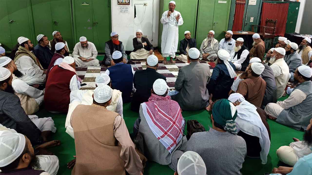 ভোটদান থেকে বিরত থাকুন, নির্বাচন রুখে দিন: চরমোনাই পীর