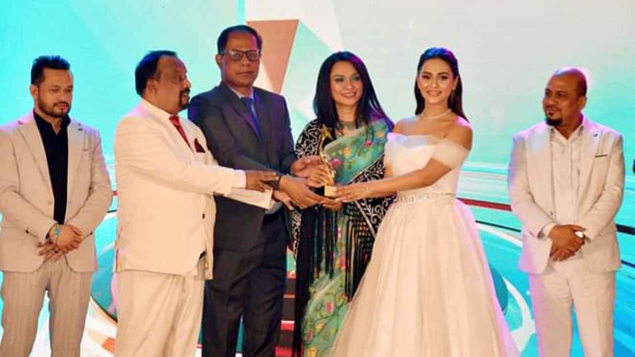 দুবাইয়ে ফ্রেন্ডস ভিউ স্টার অ্যাওয়ার্ড অনুষ্ঠিত