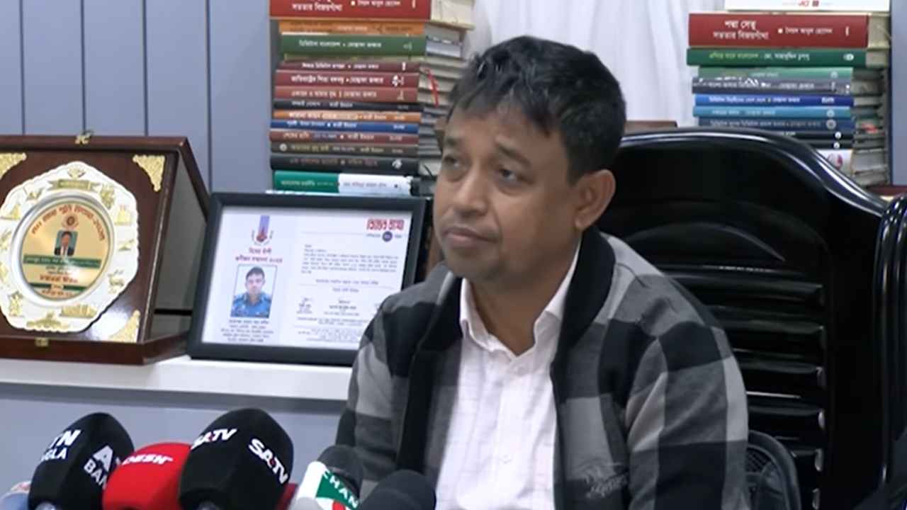 দিনমজুর ভাড়া করে নাশকতা চালাচ্ছে বিএনপি: ডিবির হারুন