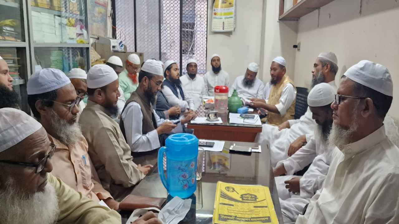 ‘আওয়ামী টুর্নামেন্টে অপজিটে খেলোয়াড় নেই’