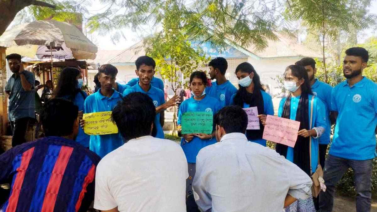 গাইবান্ধা পৌর পার্কে শিক্ষার্থীদের পরিচ্ছন্নতা অভিযান