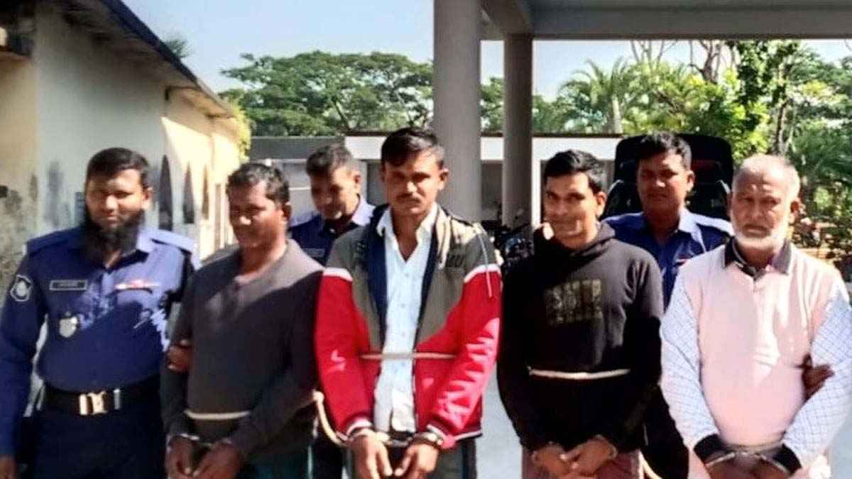 রামপালে বাসে অগ্নিসংযোগ, বিএনপির আরও ৪ নেতা গ্রেফতার