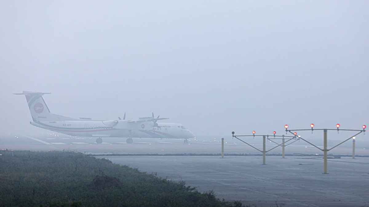 কুয়াশায় ঢাকায় নামতে না পেরে ৮ ফ্লাইট গেল চট্টগ্রাম-কলকাতা-ব্যাংকক
