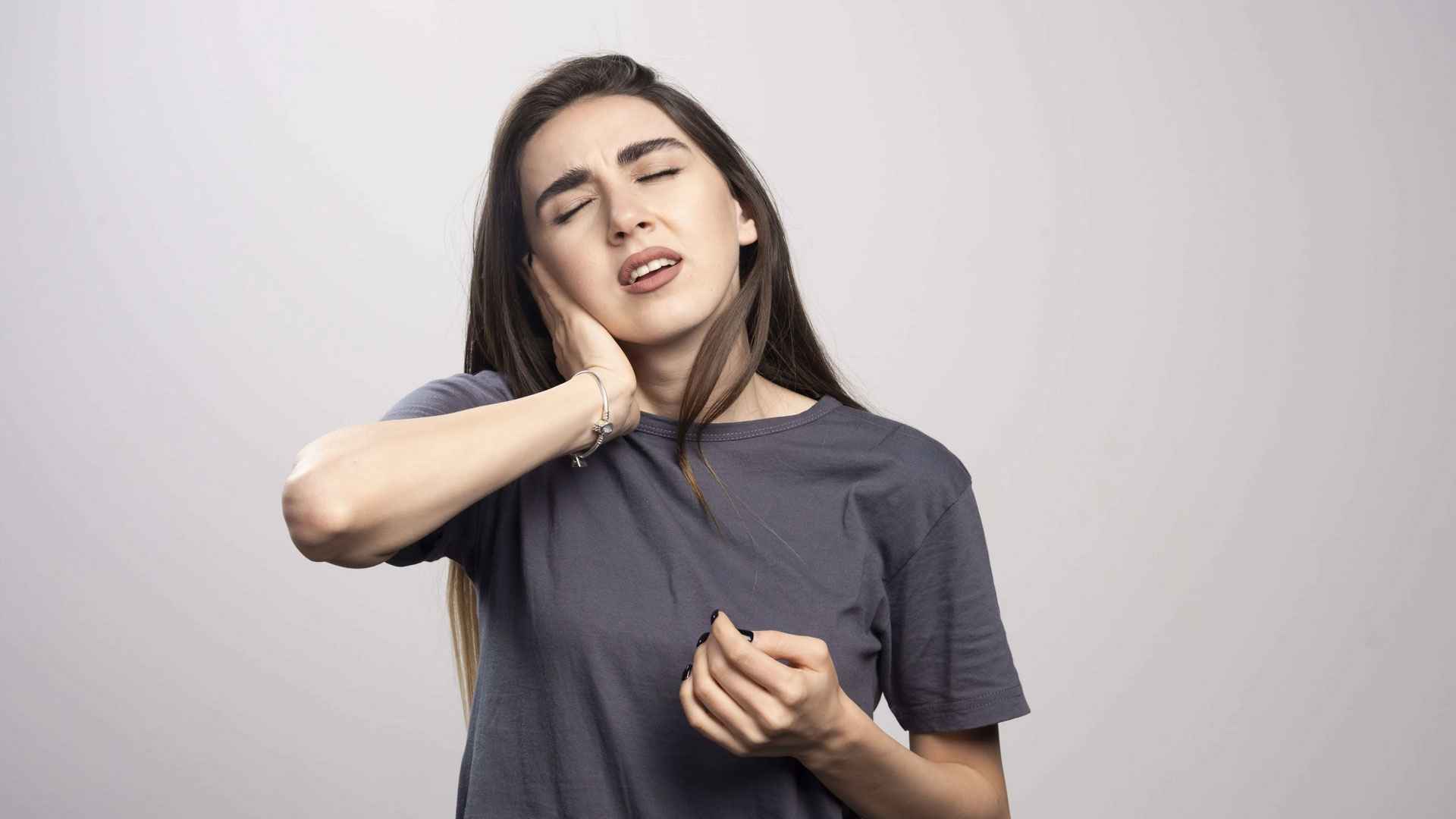 কানে পানি ঢুকলে বের করার উপায়