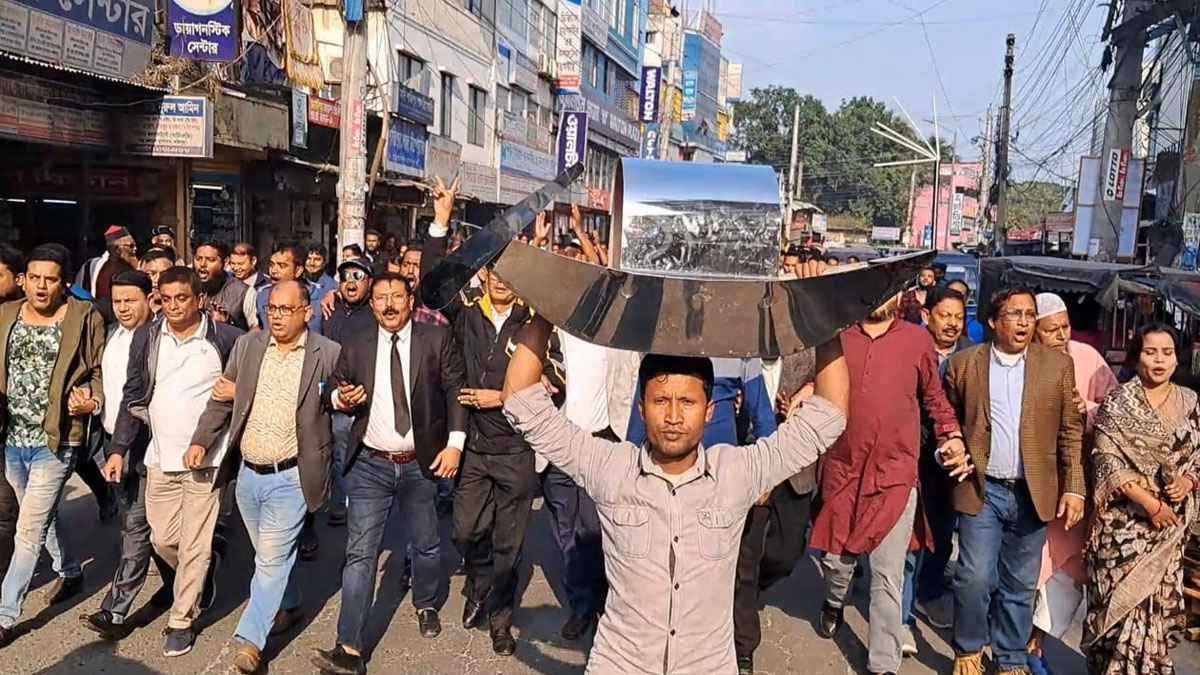শামীম হক প্রার্থিতা ফিরে পাওয়ায় ফরিদপুরে আনন্দ মিছিল