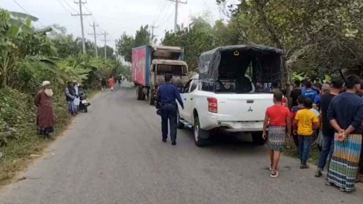 গাজীপুরে কাভার্ডভ্যানে আগুন