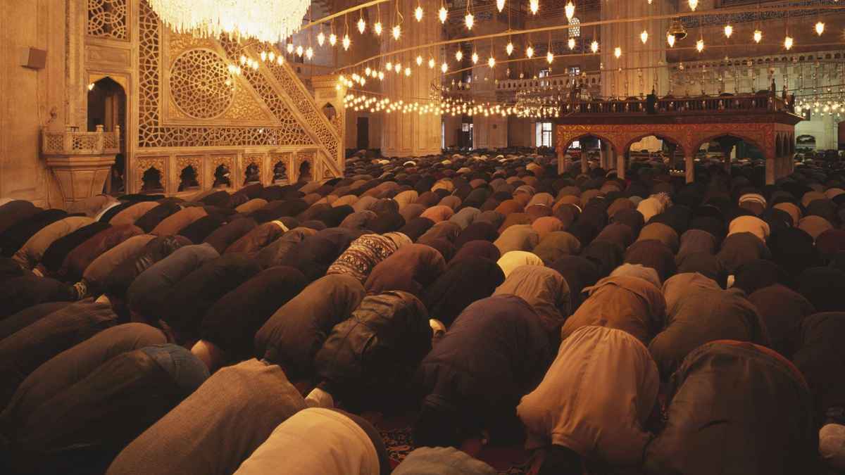 এশার নামাজের মাহাত্ম্য ও প্রতিদান