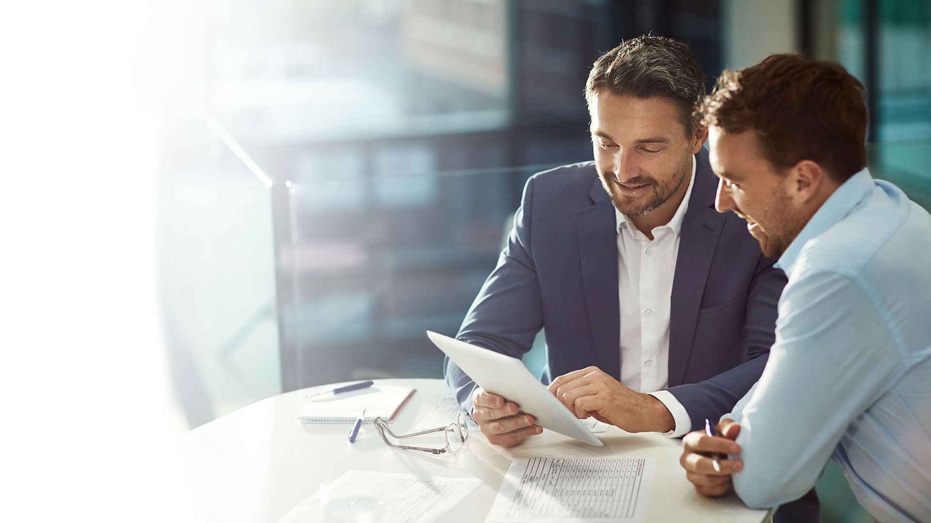 ভালো বেতনে ক্যারিয়ার গড়ার সুযোগ দিচ্ছে ইউএস-বাংলা এয়ারলাইন্স