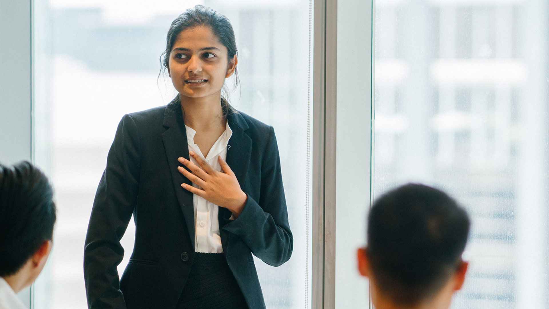 এসএসসি পাসে চাকরি দেবে বোম্বে সুইটস