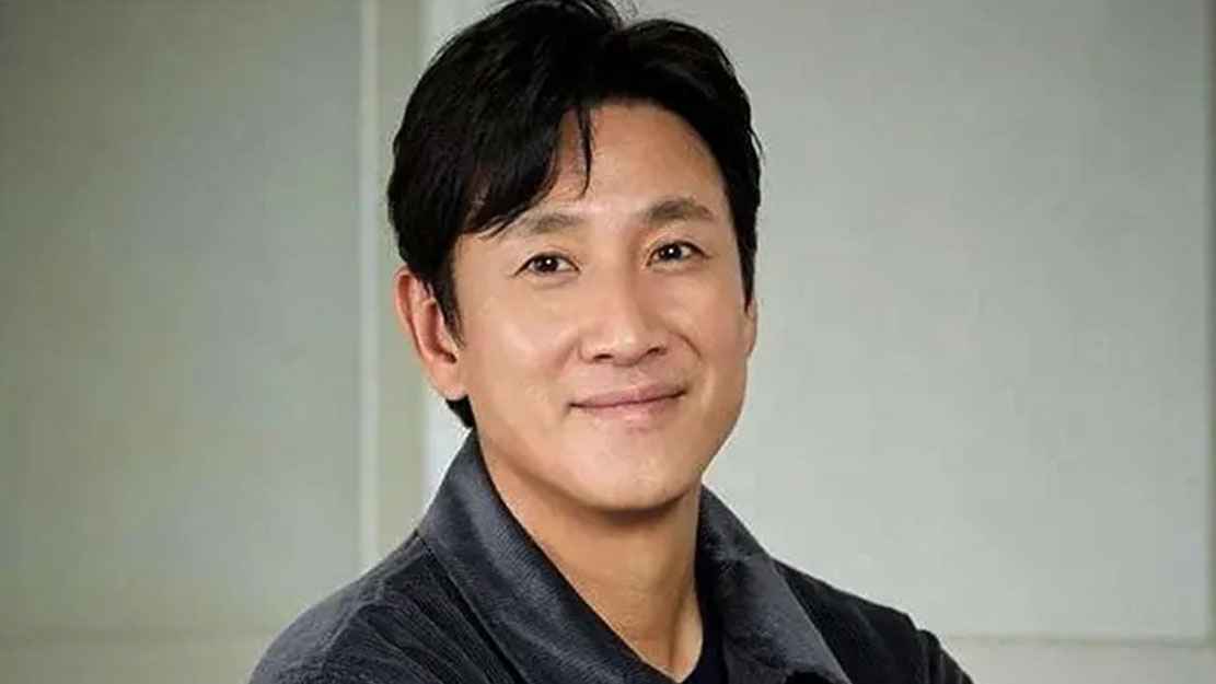 গাড়ি থেকে অভিনেতার মরদেহ উদ্ধার