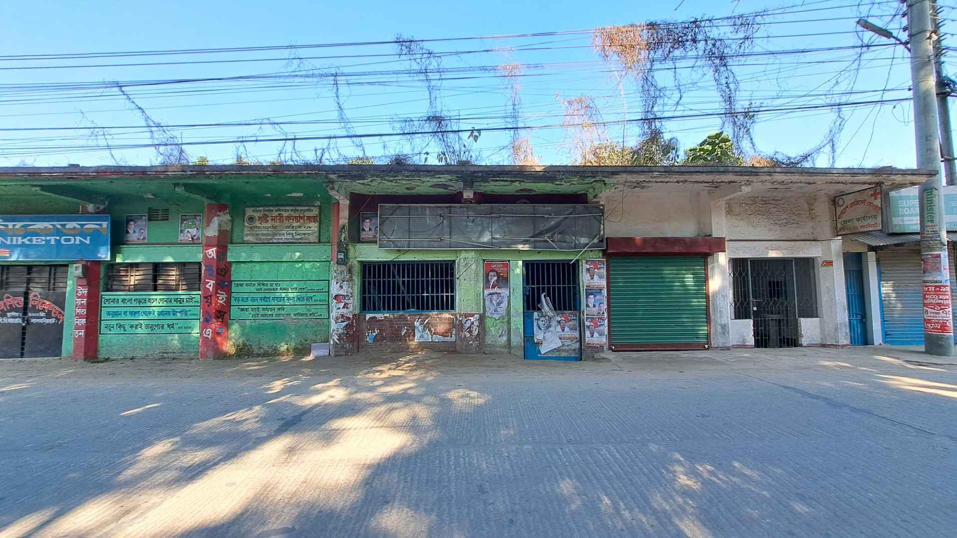 লালমনিরহাটে হতাশ বিএনপি নেতাকর্মীরা, বন্ধ দলীয় কার্যালয়