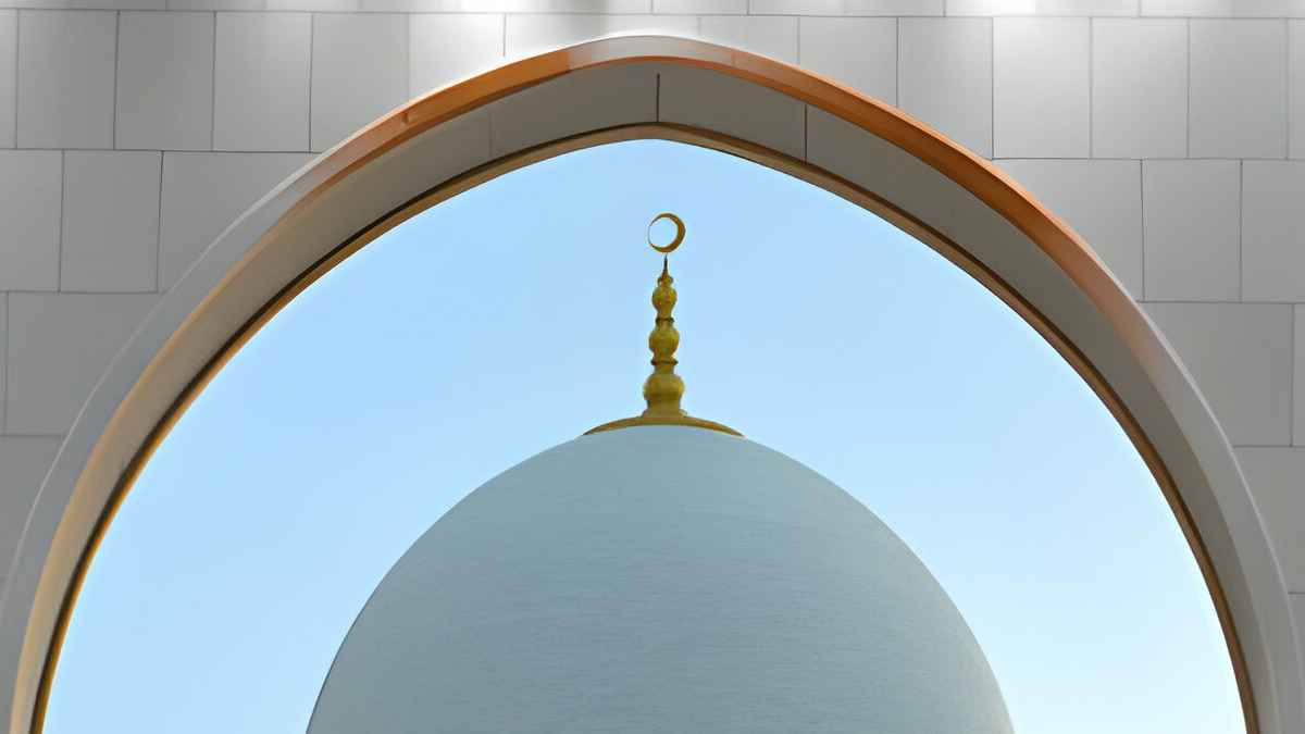 ইসলামে প্রশংসিত চরিত্রের অধিকারী যারা