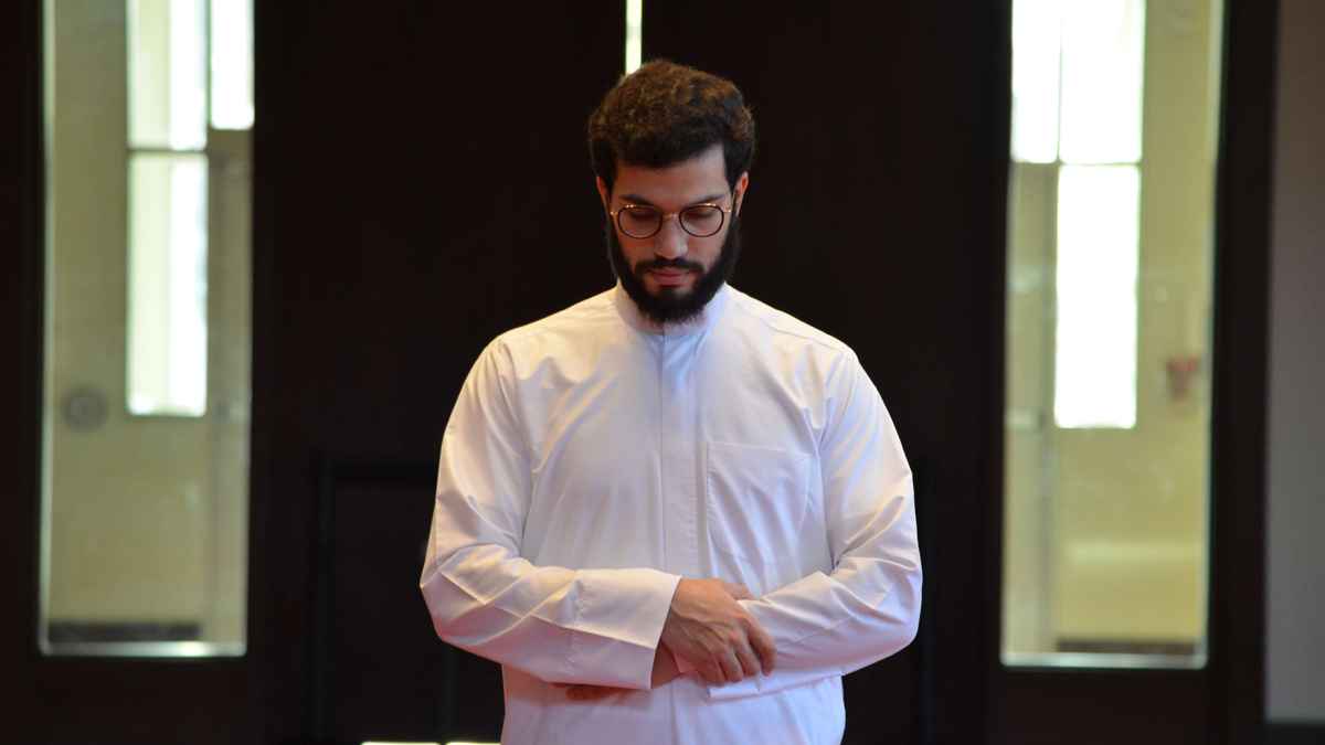 নামাজে হাঁচি দিয়ে আলহামদুলিল্লাহ বললে সমস্যা আছে?