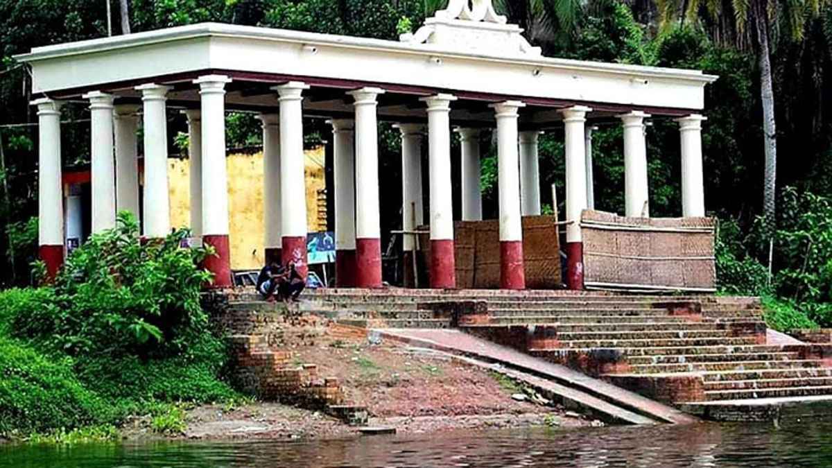 কালের সাক্ষী হয়ে দাঁড়িয়ে আছে চিত্রা পাড়ের জমিদারদের বাঁধাঘাট