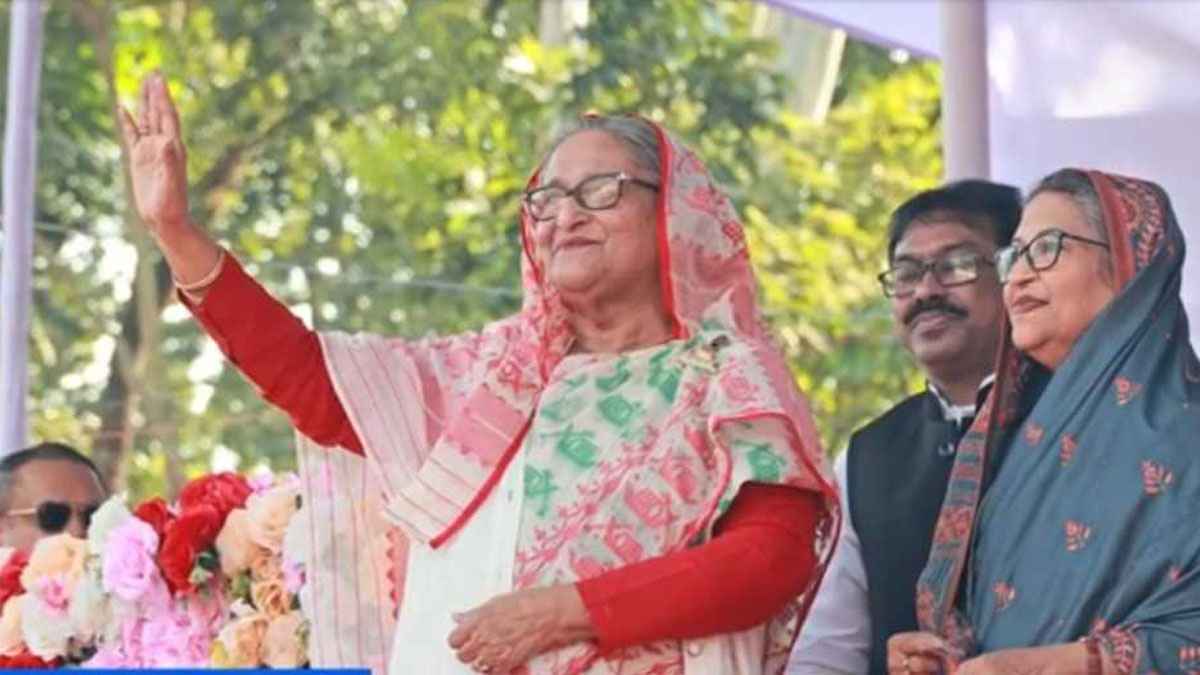 ডিউকের জন্য নৌকায় ভোট চাইলেন প্রধানমন্ত্রী