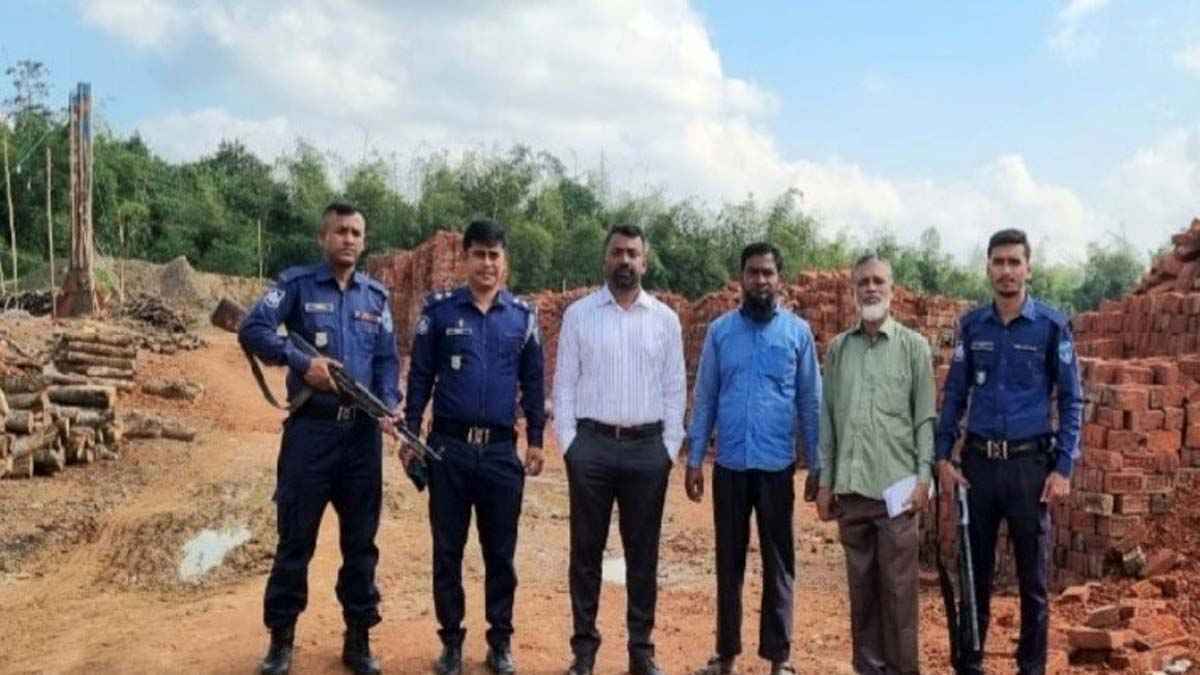 রামগড়ে ২ ইটভাটার মালিককে জরিমানা