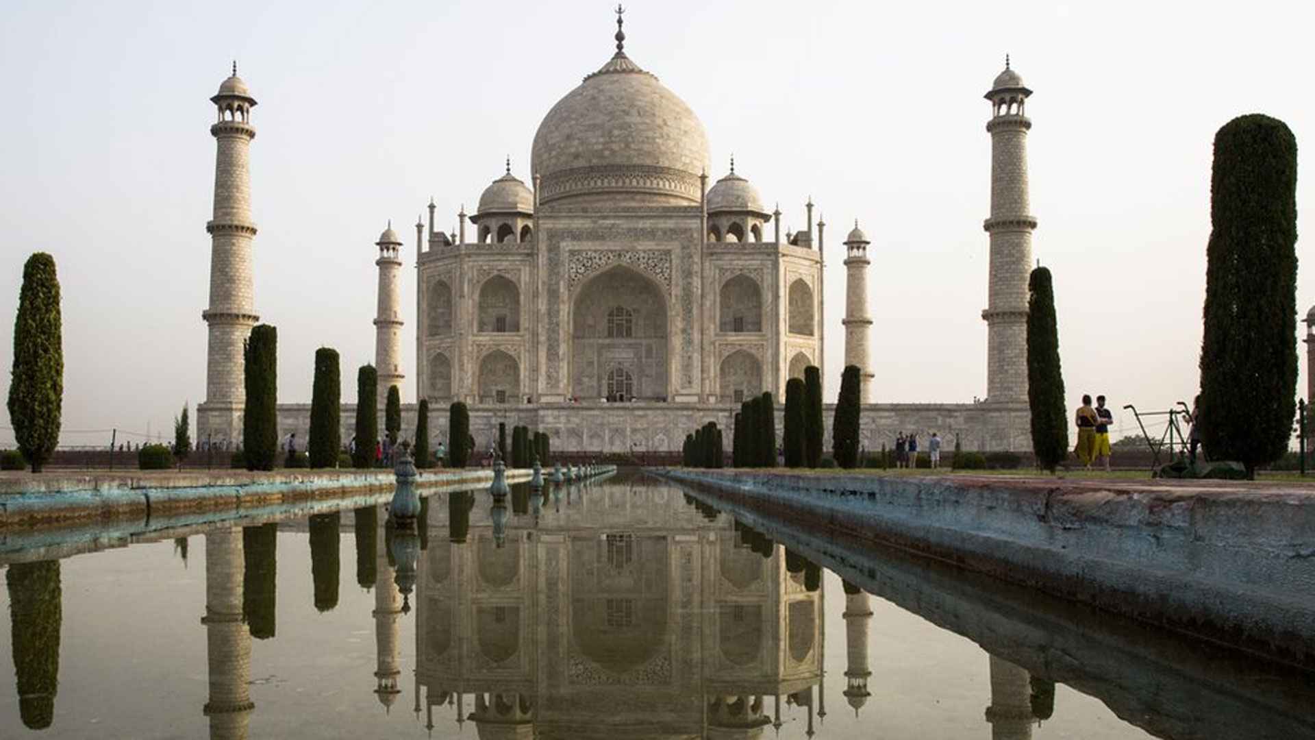 তাজমহলের সাদা রঙ কেন ক্রমশ সবুজ হয়ে যাচ্ছে?