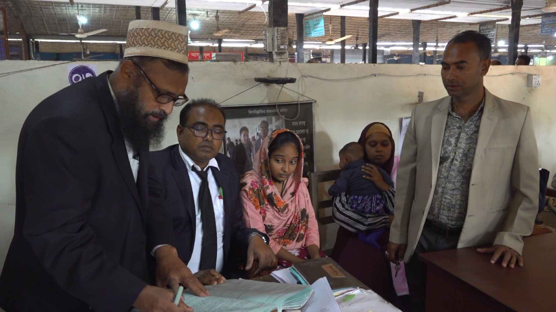 কোর্ট চত্বরে ধর্ষণ মামলার আসামির বিয়ে, ডিএনএ টেস্টে শিশু পেল পরিচয়