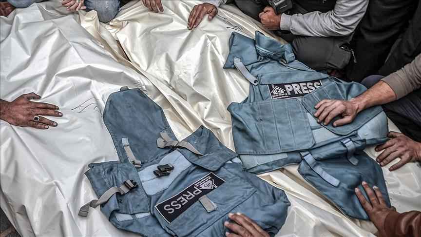 গাজায় ইসরায়েলি হামলায় ১০৬ সাংবাদিক নিহত