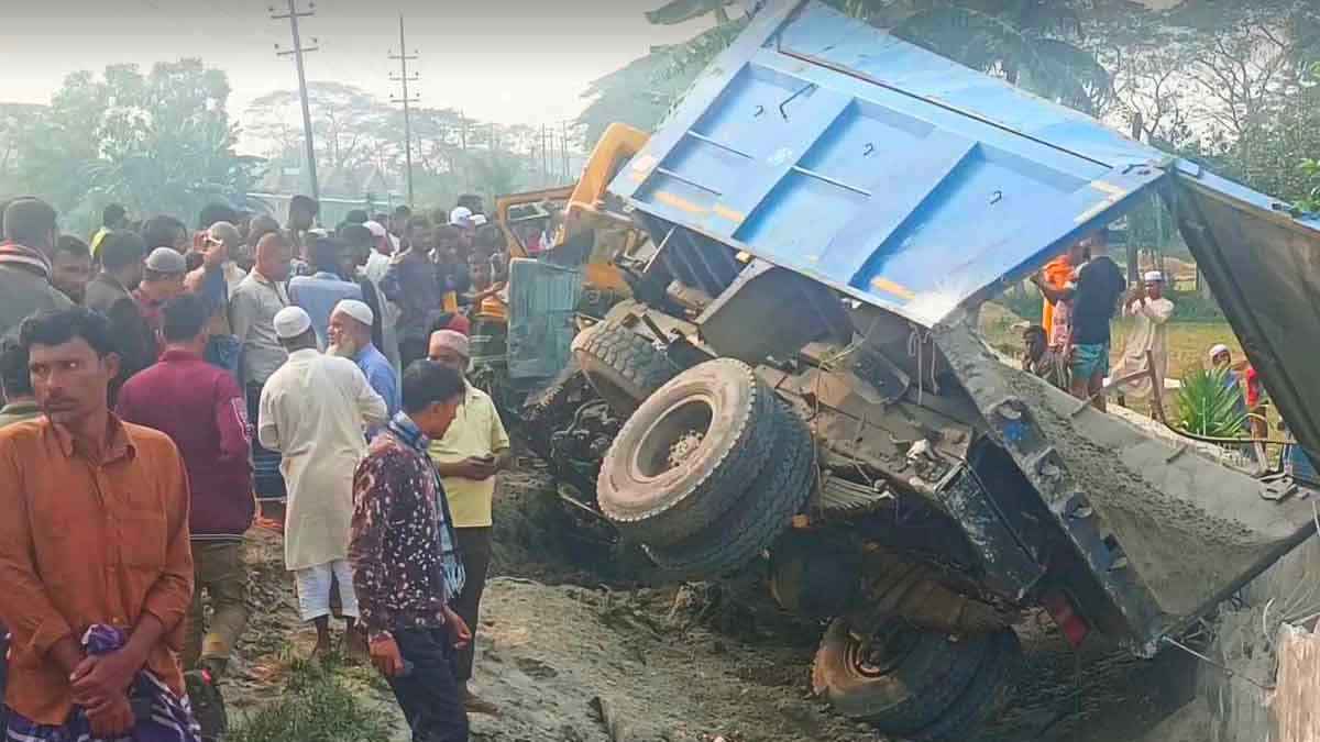 ময়মনসিংহে বালুবাহী ট্রাকে ট্রেনের ধাক্কা, নিহত ৩