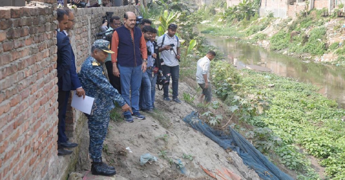 ১৫ দিনের মধ্যে খাল পারের অবৈধ স্থাপনা না সরালে ব্যবস্থা