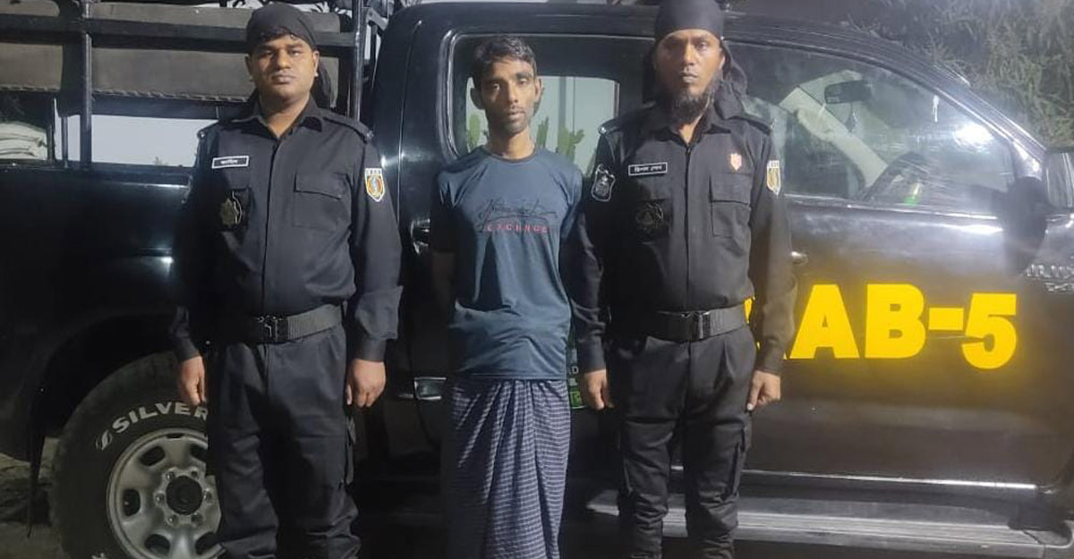 অবৈধ ২টি বিদেশি পিস্তলসহ আটক ১